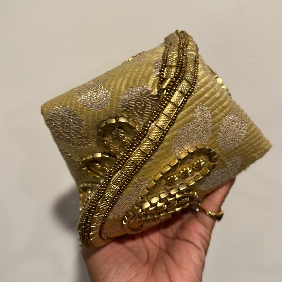 Unique Beaded Bag - Picture 9 of 10